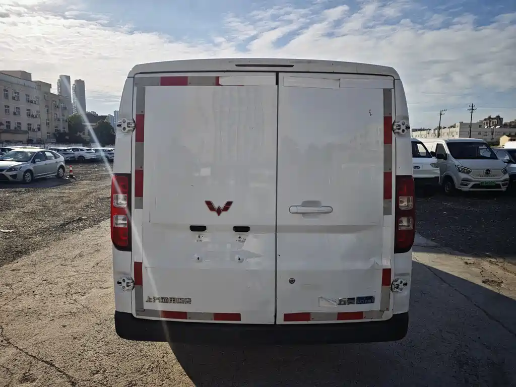 Wuling Yangguang — миниатюра 14