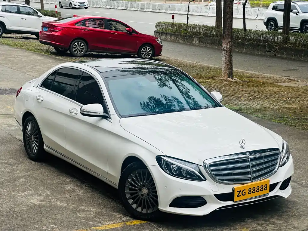 Mercedes-Benz C-Class — миниатюра 3