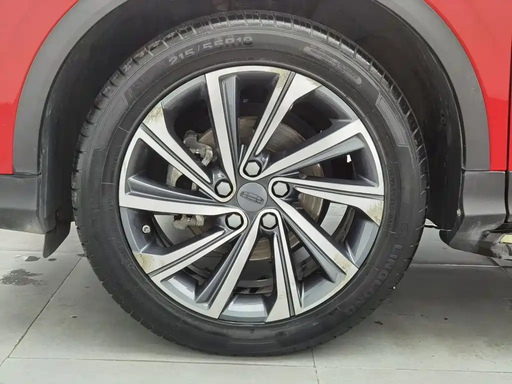 Geely Binyue — миниатюра 17