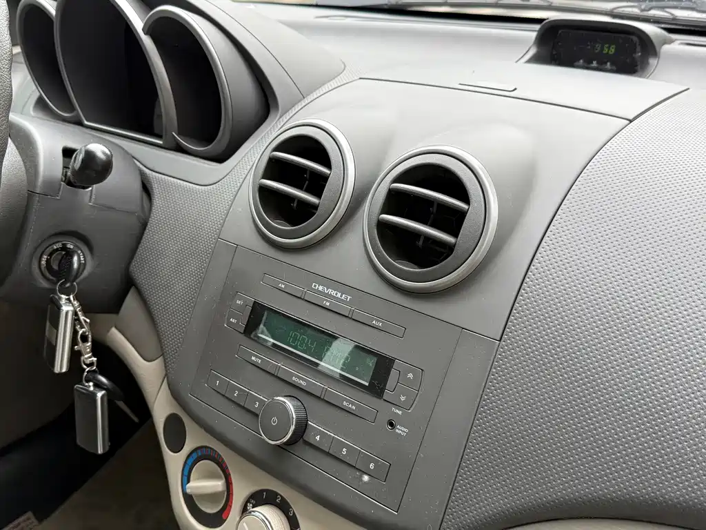 Chevrolet Lova — миниатюра 15