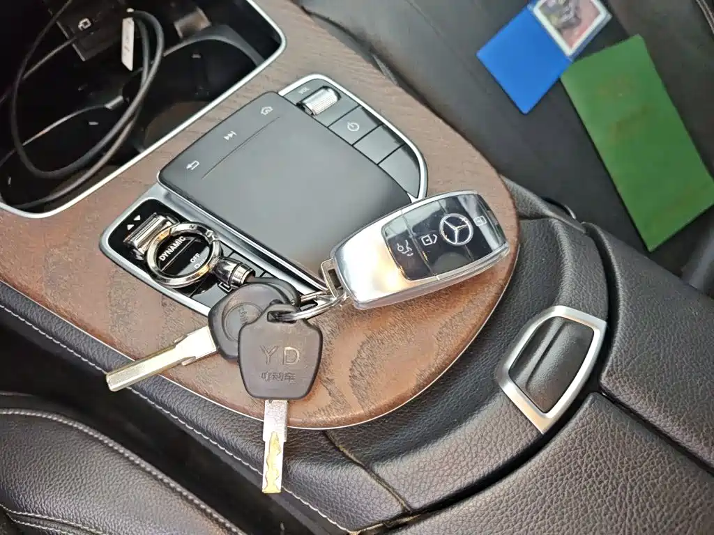 Mercedes-Benz E-Class — миниатюра 12