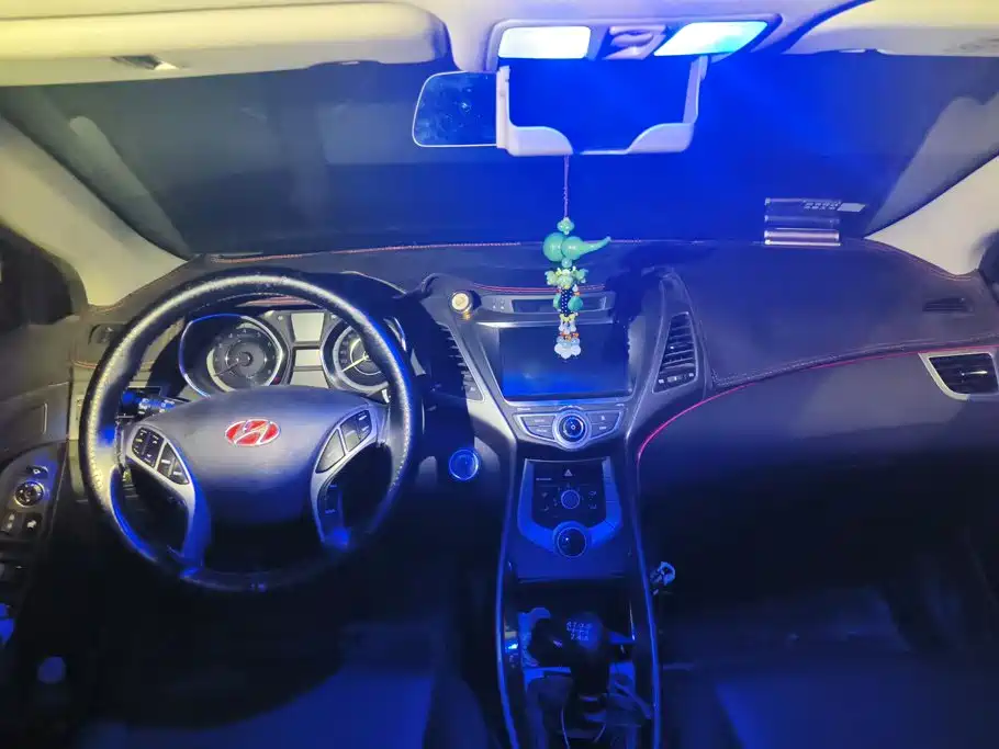 Hyundai Elantra Langdong — миниатюра 12