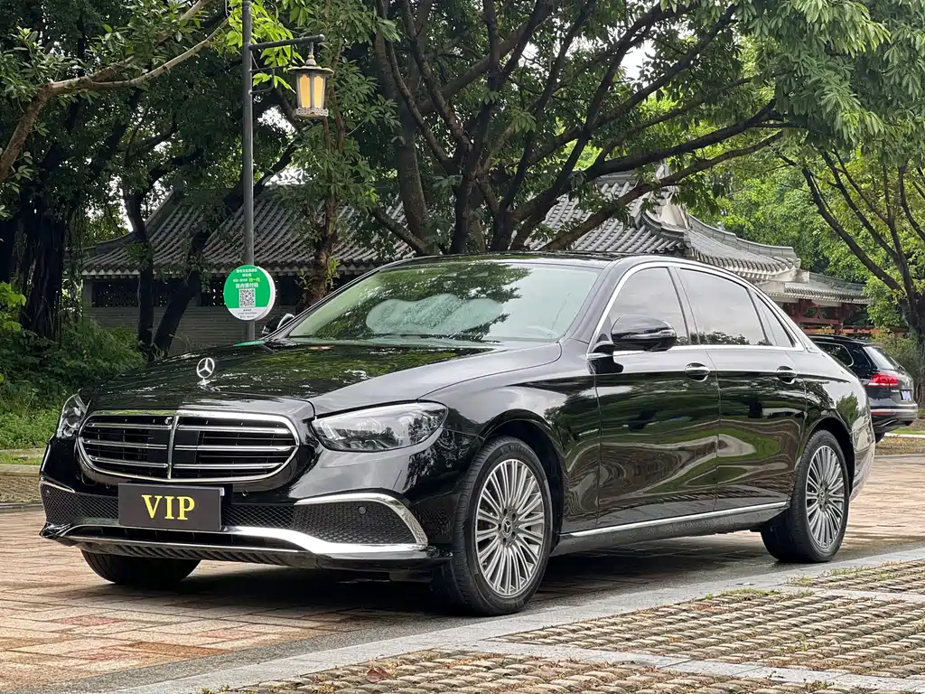 Mercedes-Benz E-Class — миниатюра 2