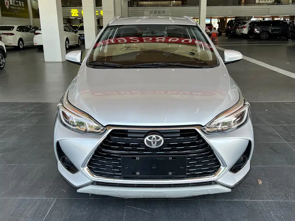 Toyota Yaris L — миниатюра 2