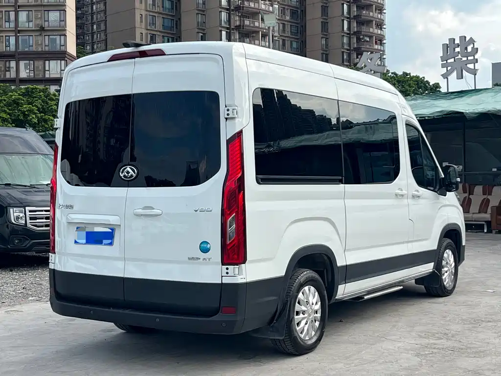 MAXUS V90 — миниатюра 4