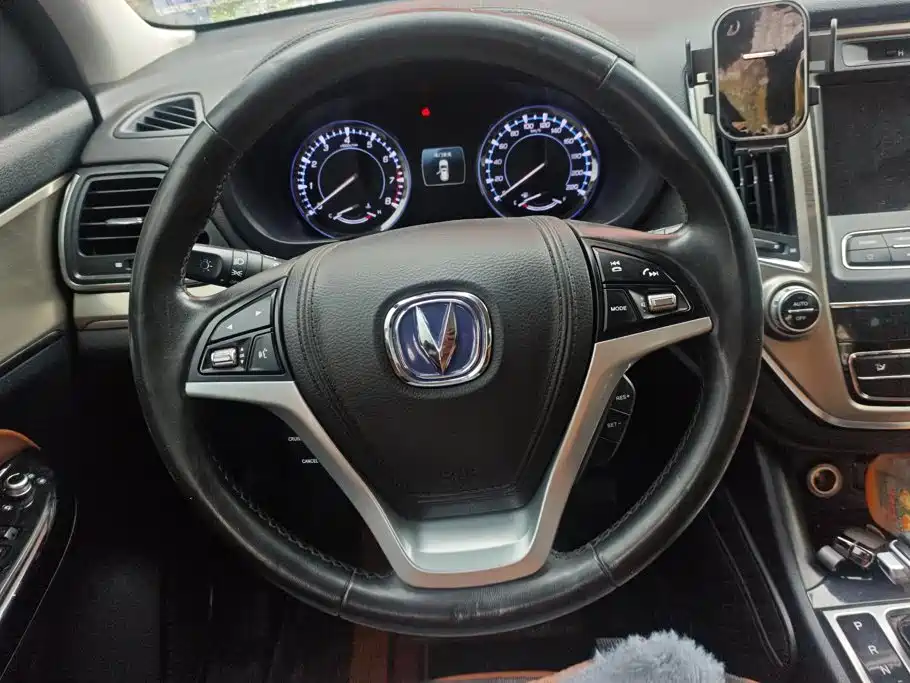 Changan CS95 — миниатюра 15