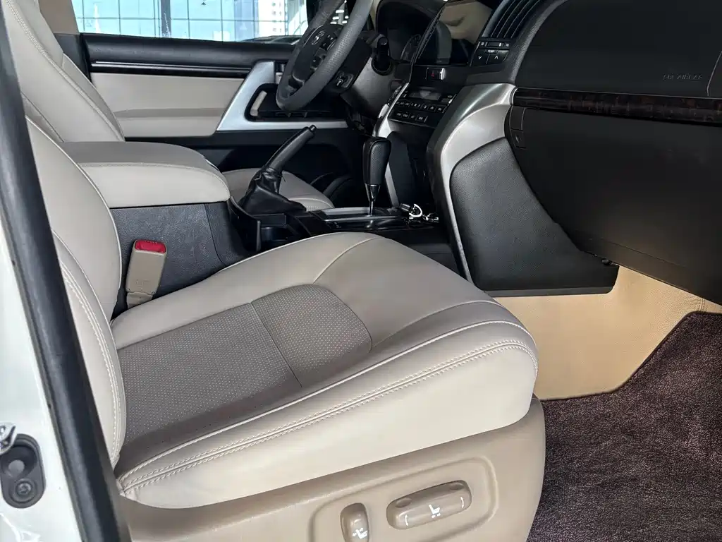 Toyota Land Cruiser — миниатюра 7