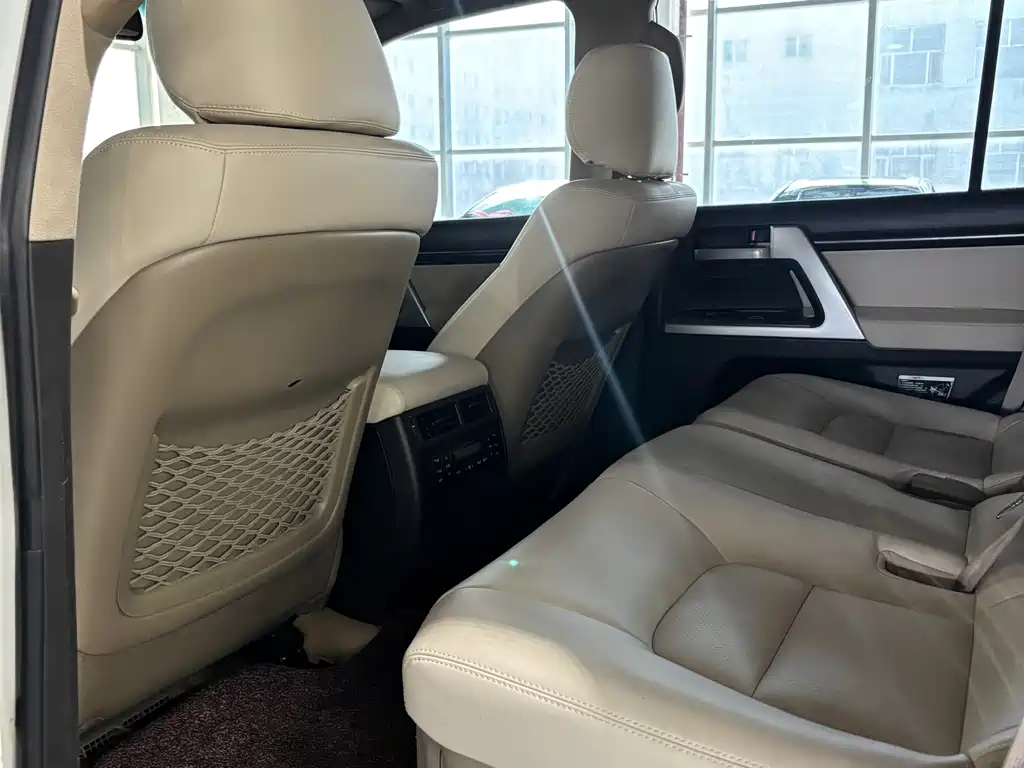 Toyota Land Cruiser — миниатюра 5