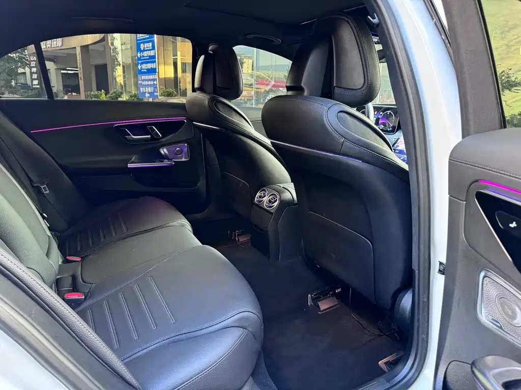 Mercedes-Benz C-Class — миниатюра 14