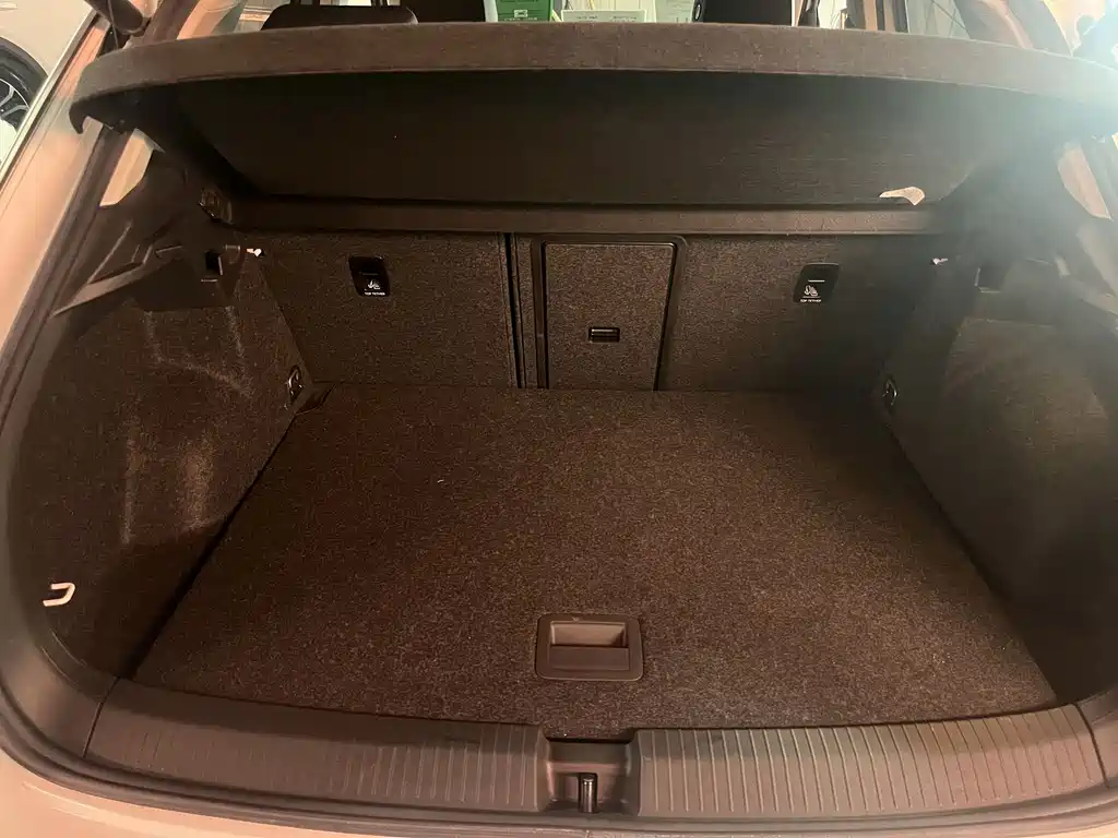Volkswagen T-Roc — миниатюра 12