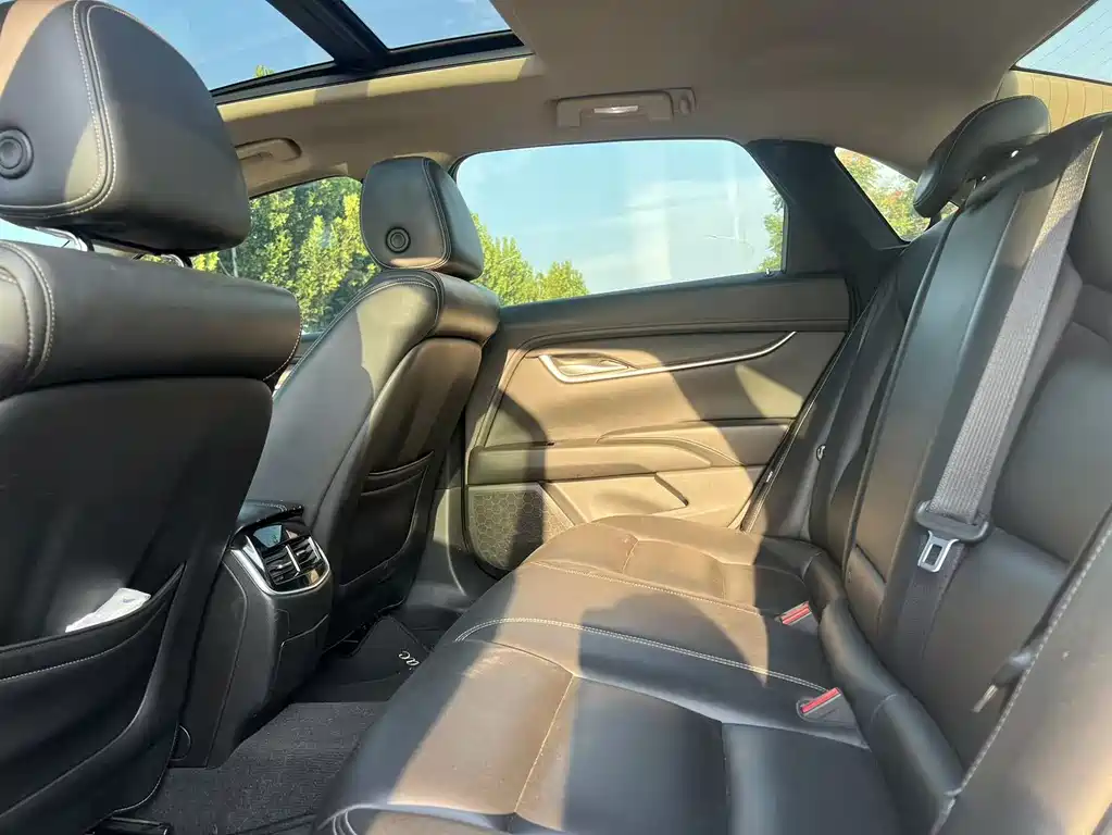 Cadillac XTS — миниатюра 5
