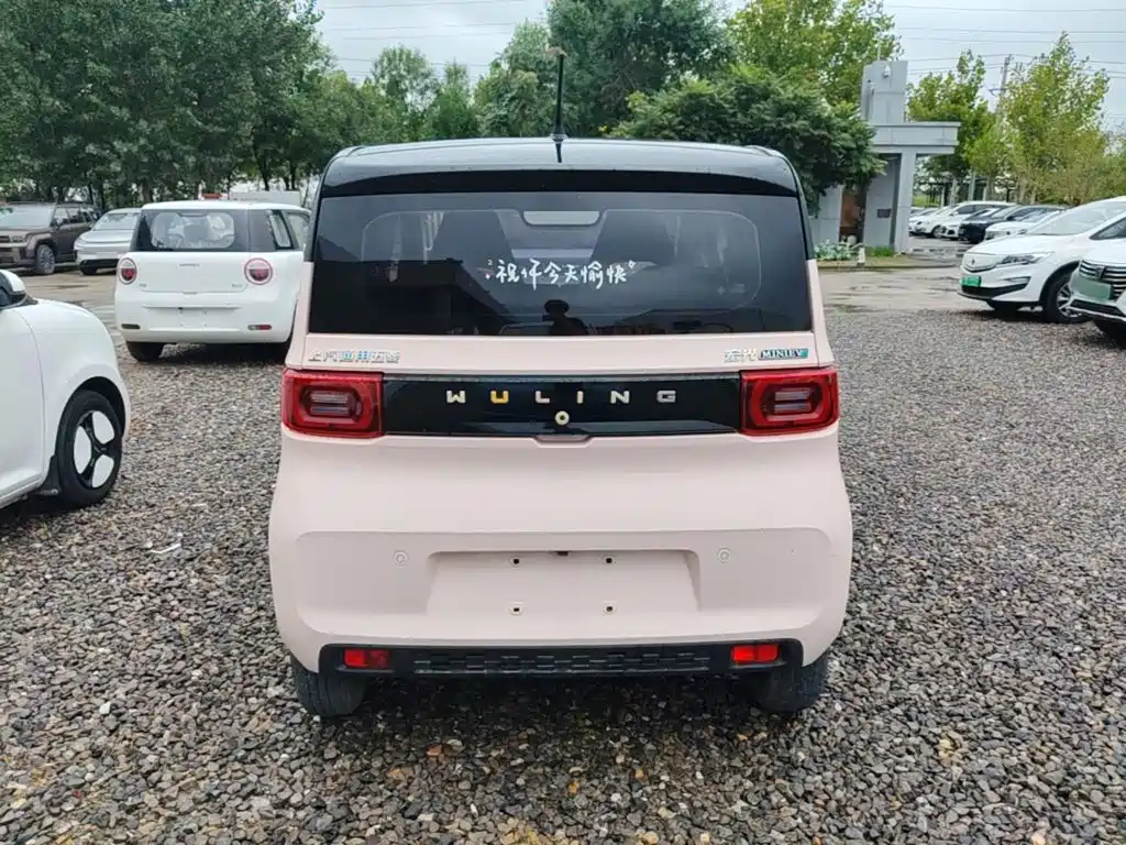 Wuling MINIEV — миниатюра 6