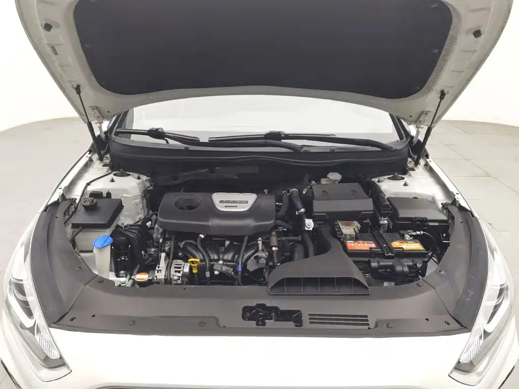 Hyundai Sonata — миниатюра 6