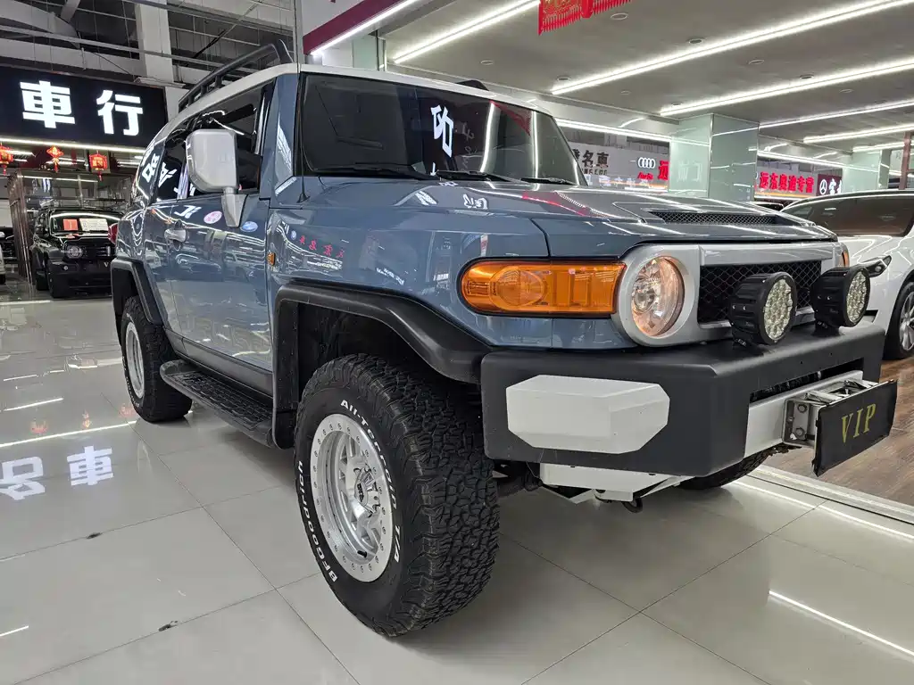 Toyota FJ Cruiser — миниатюра 3