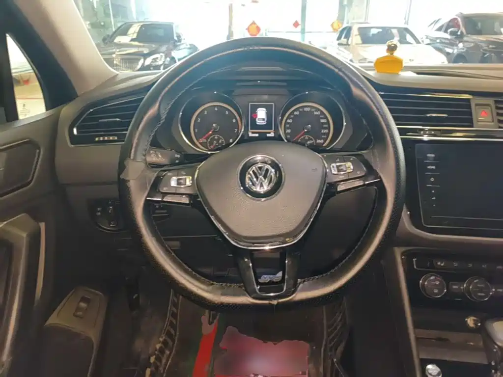 Volkswagen Tiguan L — миниатюра 11