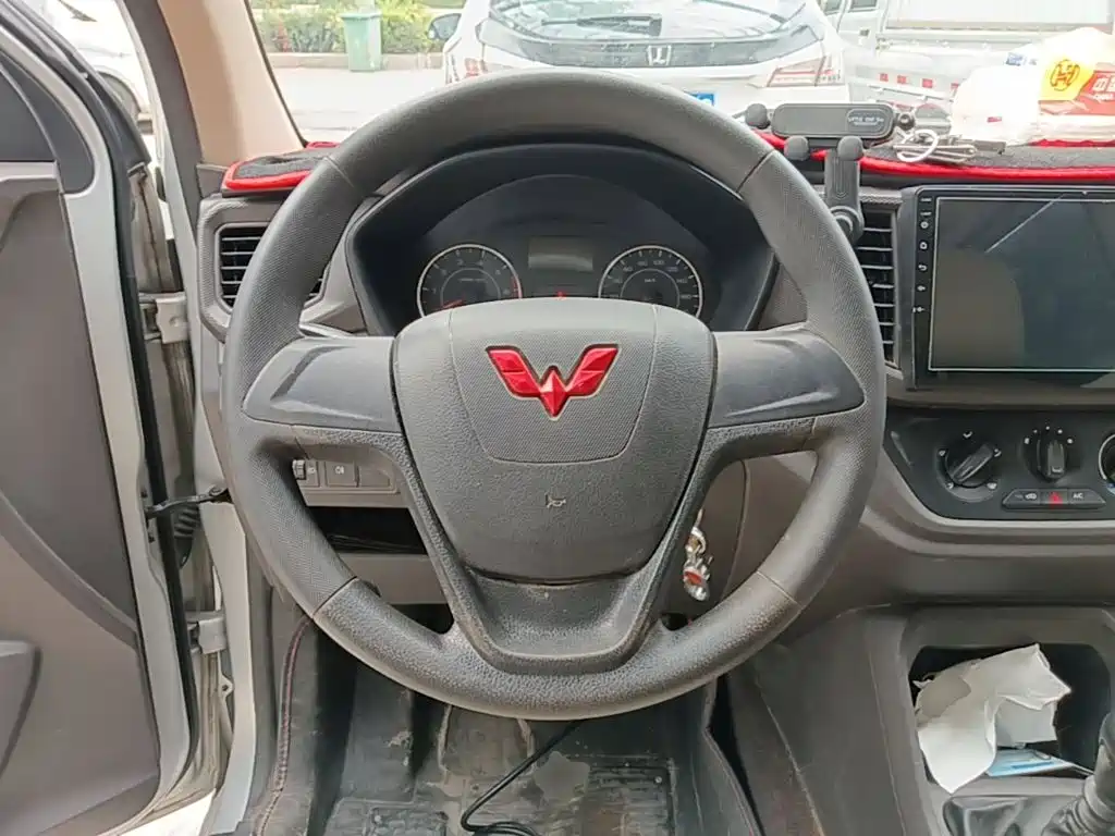 Wuling Hongguang V — миниатюра 11