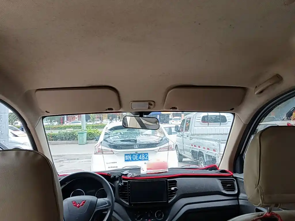 Wuling Hongguang V — миниатюра 18