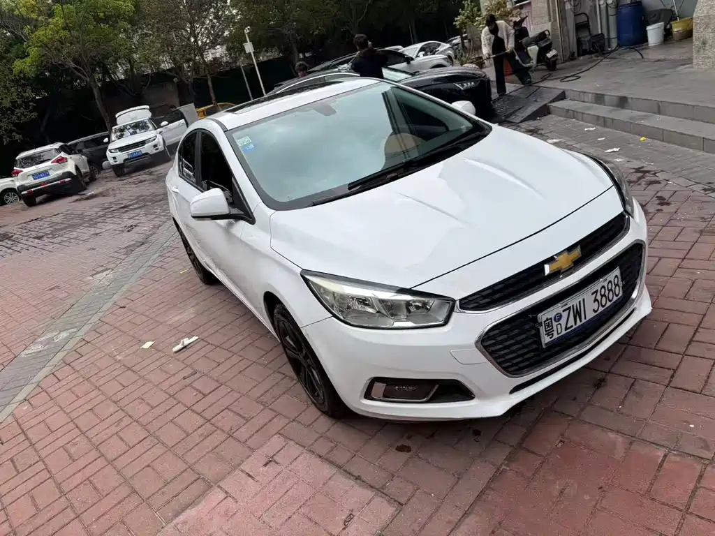 CHEVROLET CRUZE