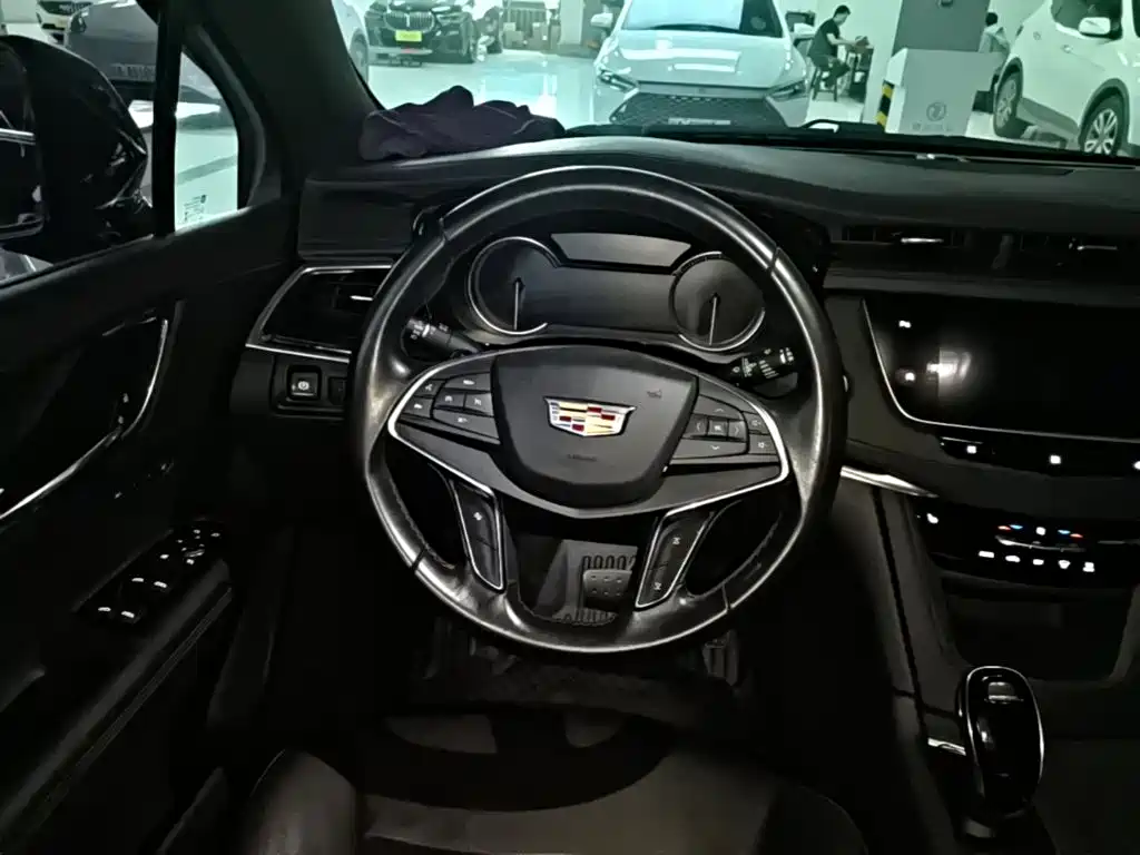 Cadillac XT5 — миниатюра 11