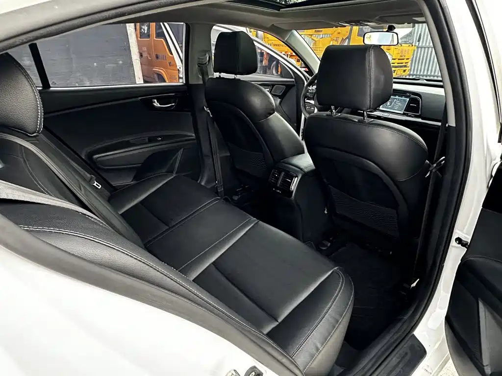 Kia K4 — миниатюра 15