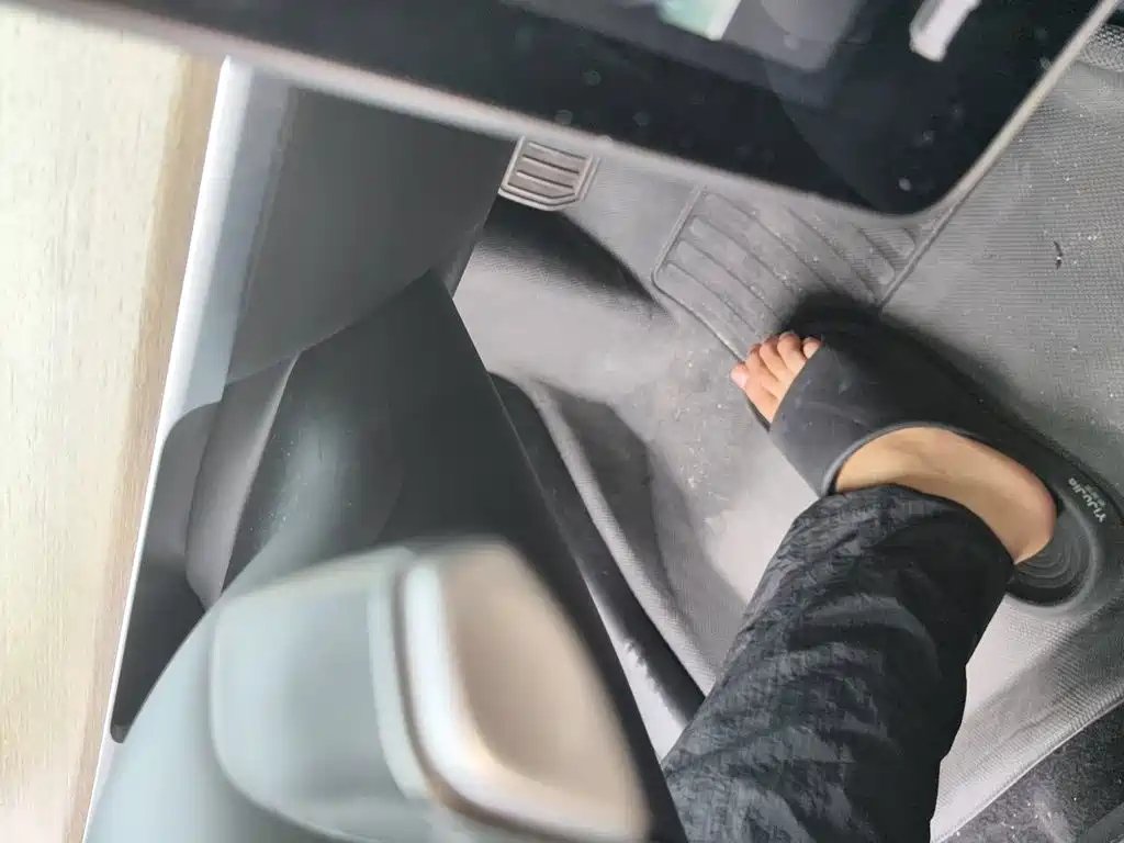 Tesla Model 3 — миниатюра 9