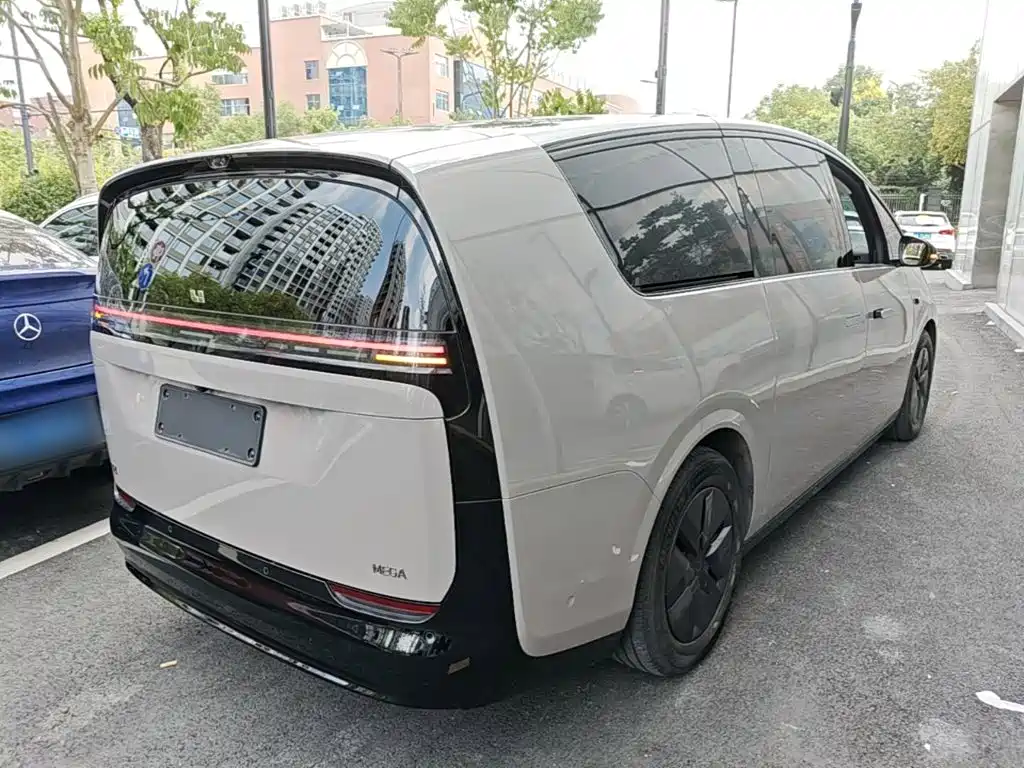 Li Auto Li MEGA — миниатюра 7