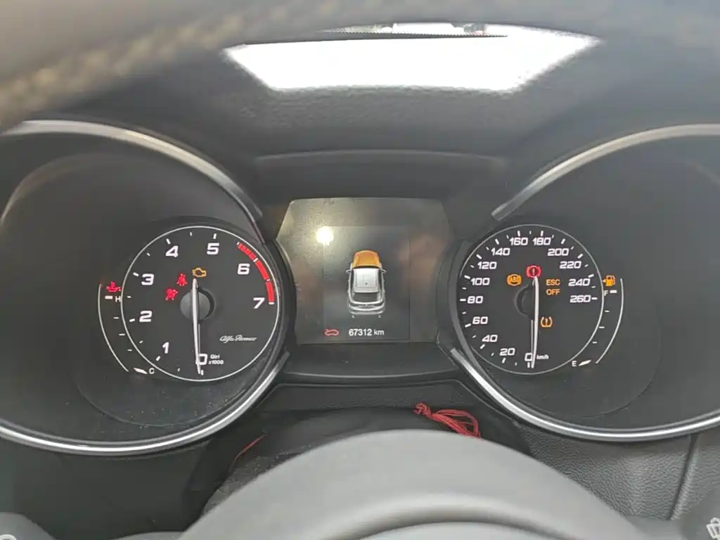 Alfa Romeo Stelvio — миниатюра 12