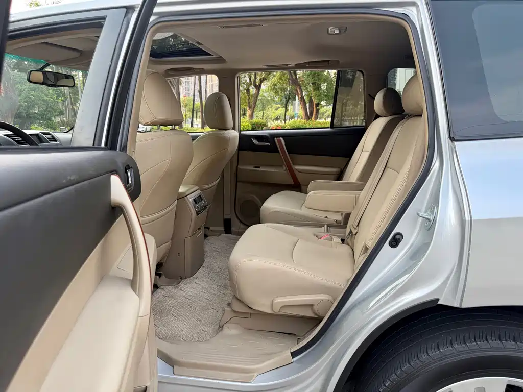 Toyota Highlander (Import) — миниатюра 17