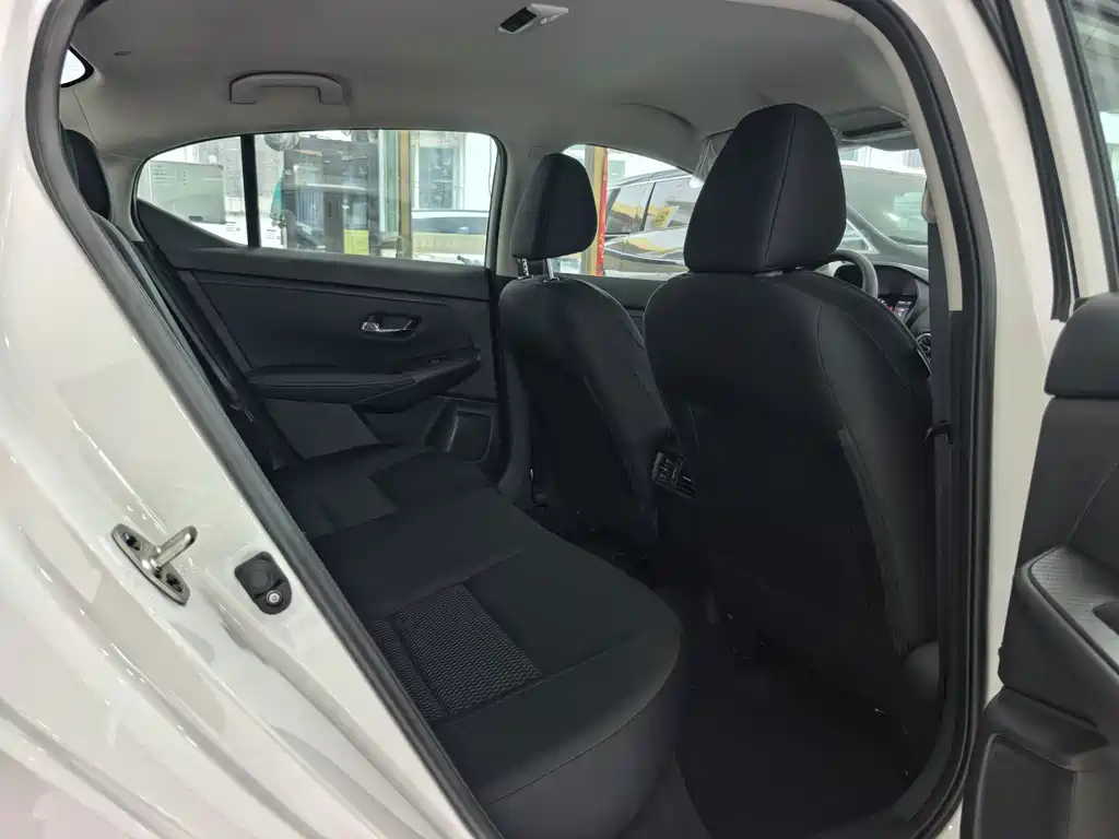 Nissan Sylphy — миниатюра 10