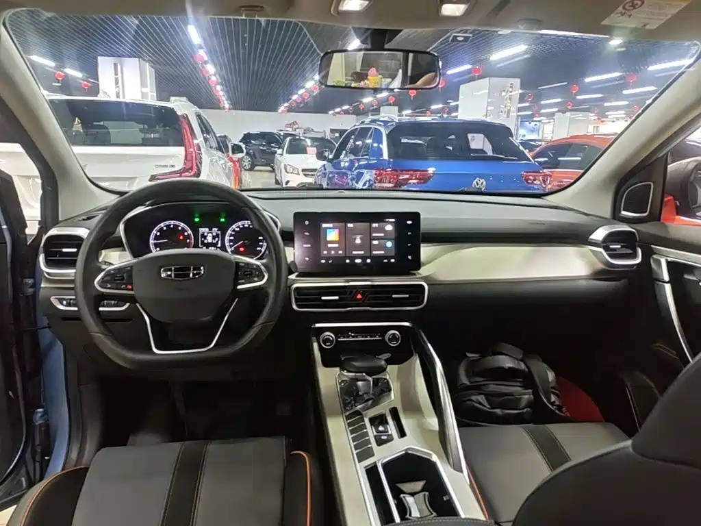 Geely Binyue — миниатюра 10