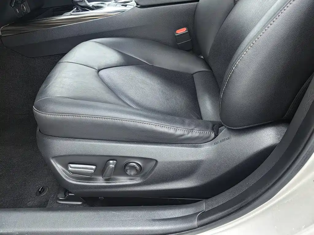 Toyota Camry — миниатюра 20