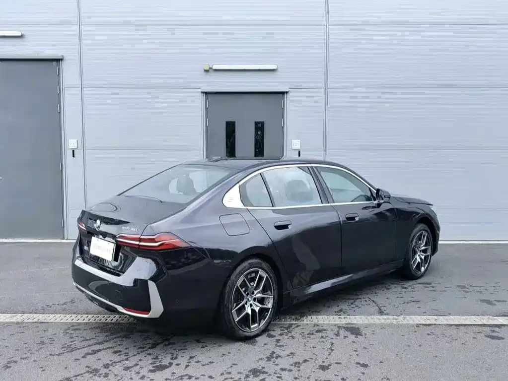 BMW i5 — миниатюра 5