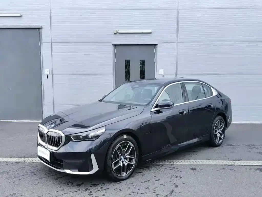 BMW i5