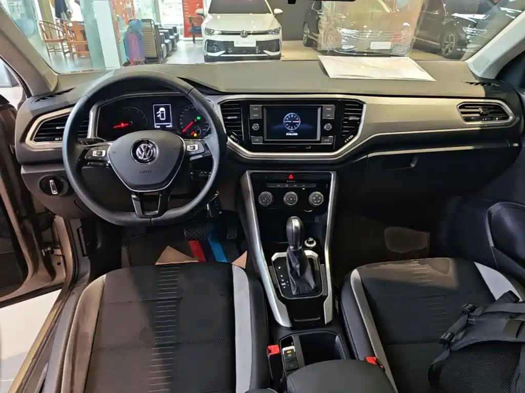 Volkswagen T-Roc — миниатюра 10