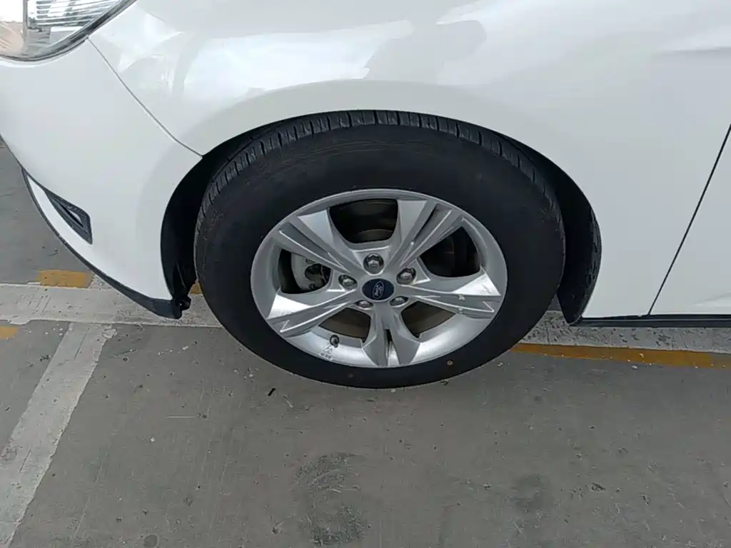 Ford Focus — миниатюра 23