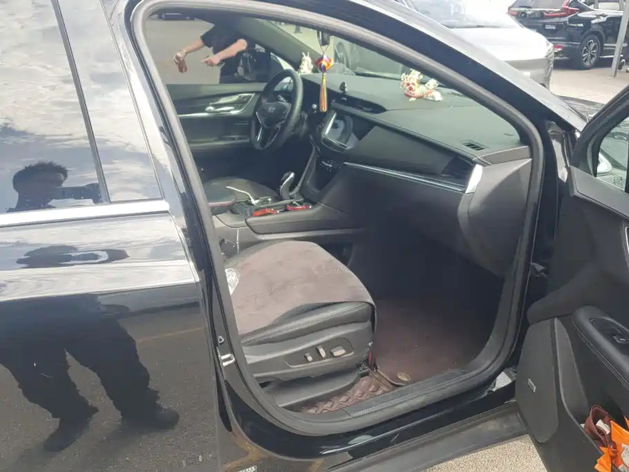 Cadillac XT5 — миниатюра 8