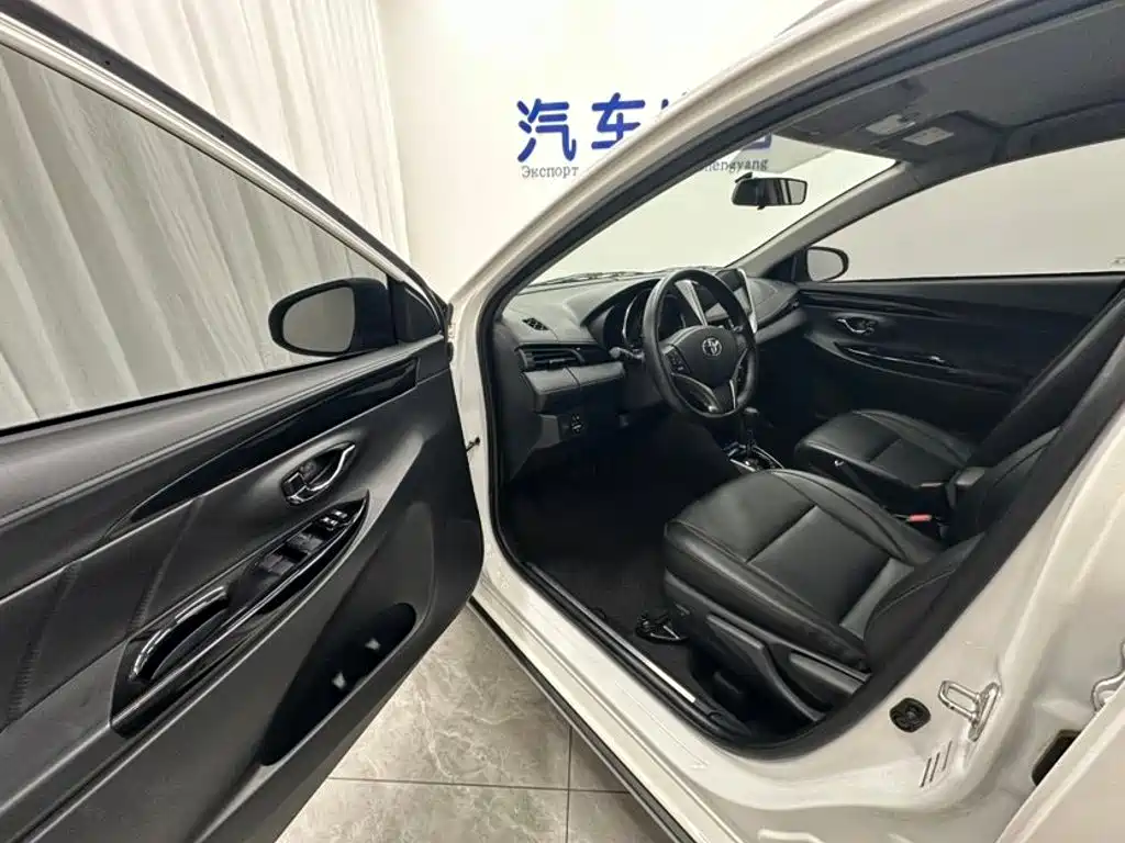 Toyota Yaris L — миниатюра 7