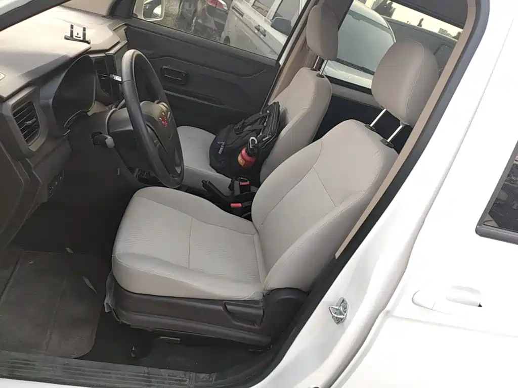 Wuling Hongguang V — миниатюра 15