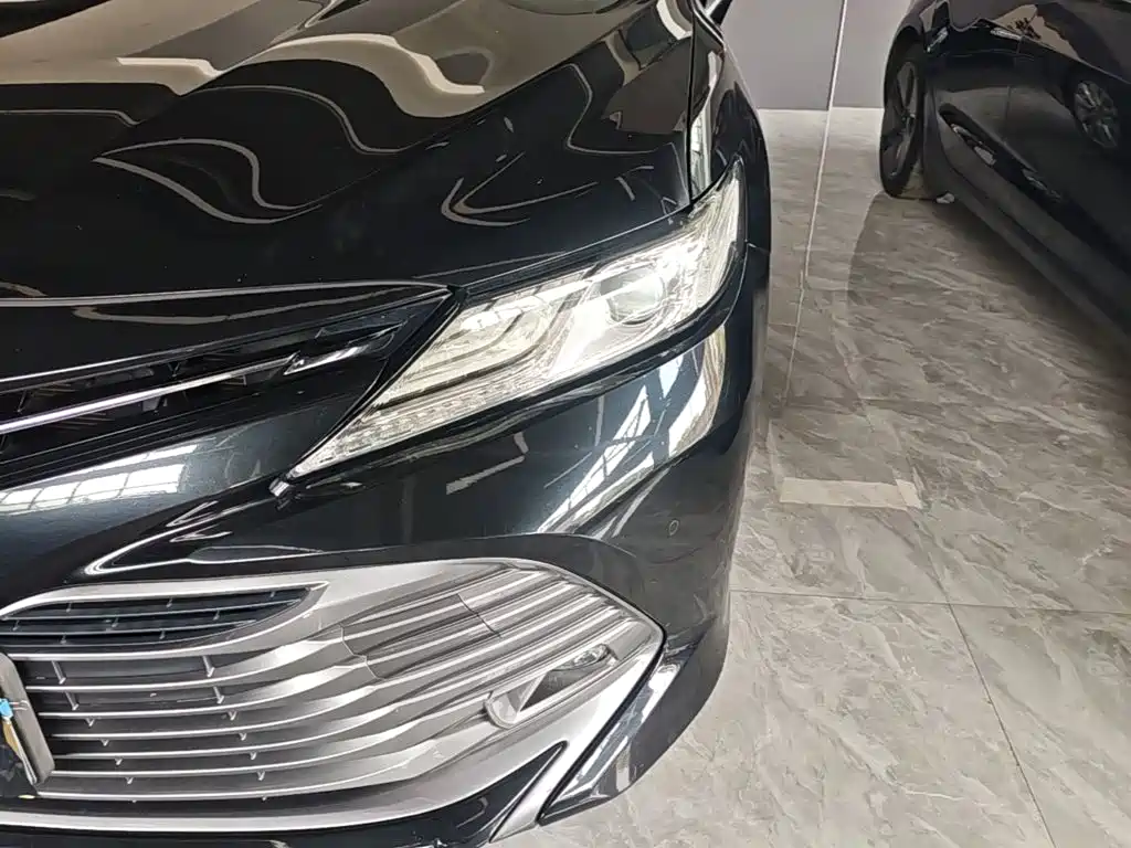 Toyota Camry — миниатюра 24