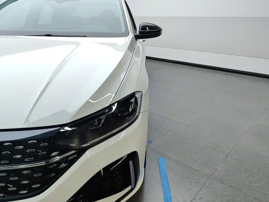 Volkswagen Lavida — миниатюра 5