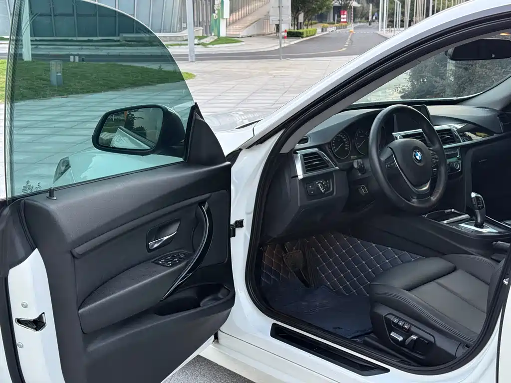 BMW 3 Series GT — миниатюра 7