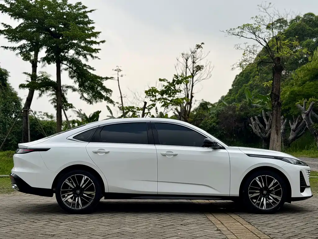 Changan Eado — миниатюра 14