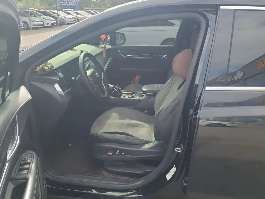 Cadillac XT5 — миниатюра 9
