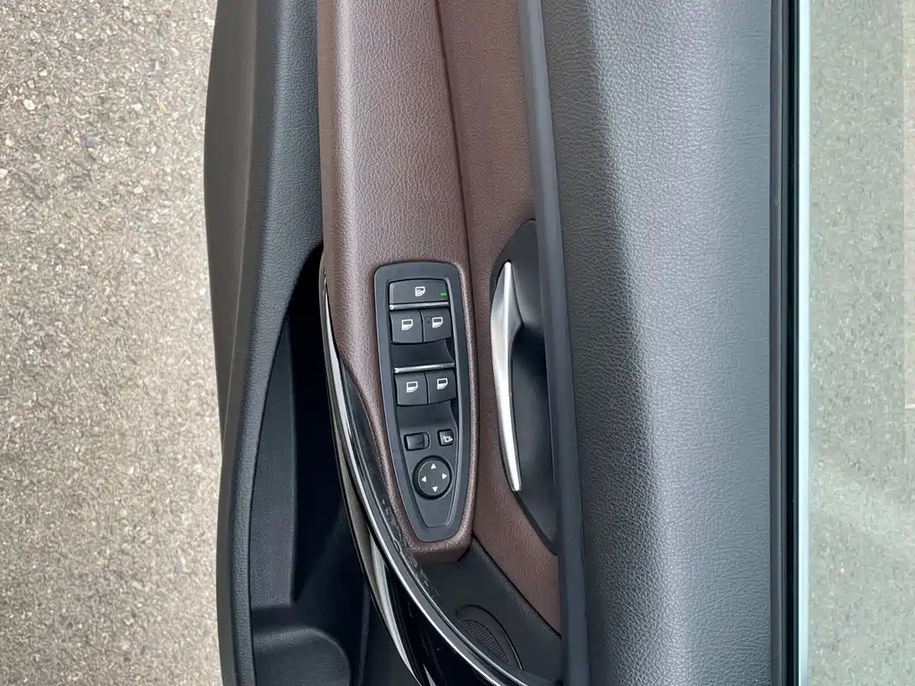 BMW 3 Series — миниатюра 17