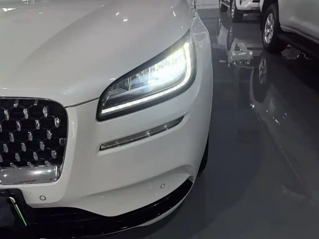 Lincoln Corsair Hybrid — миниатюра 24