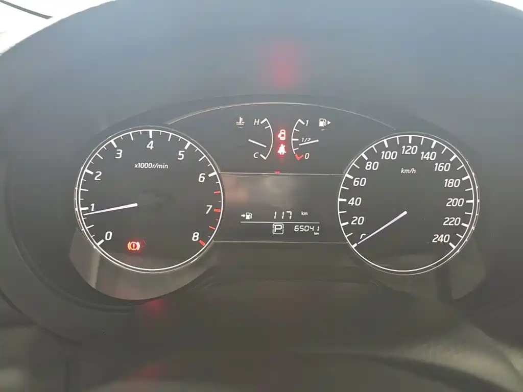 Nissan Tiida — миниатюра 17