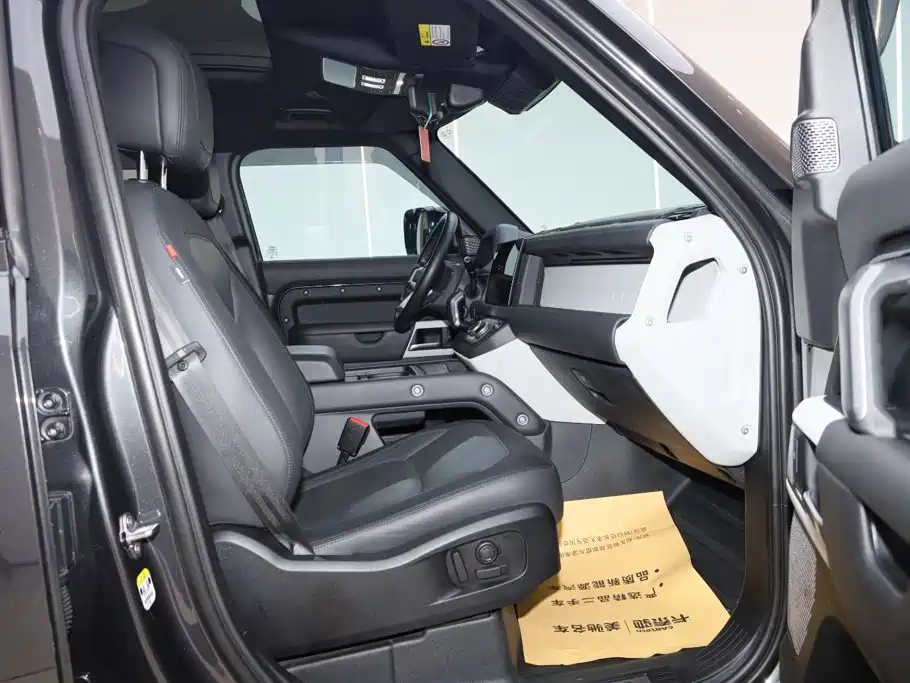 Land Rover Defender — миниатюра 9