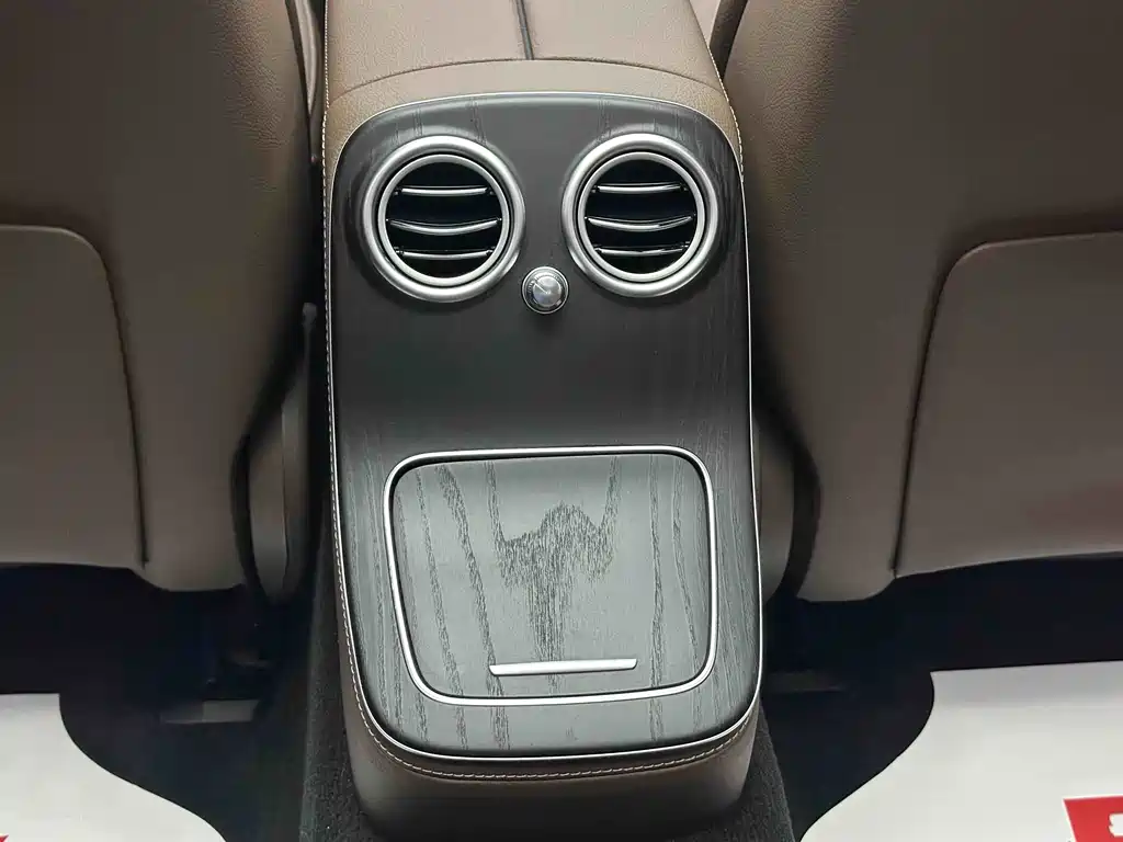 Mercedes-Benz E-Class — миниатюра 19