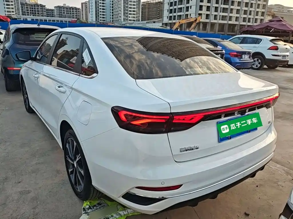 Geely Emgrand — миниатюра 5