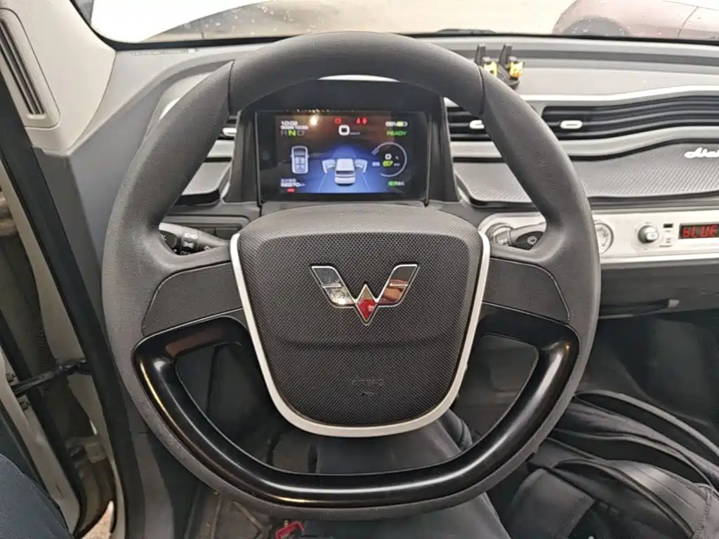 Wuling MINIEV — миниатюра 11